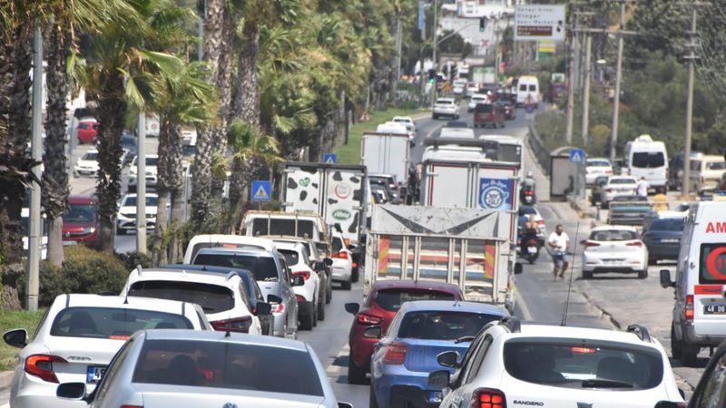Bodrum'da bayram öncesi trafik durma noktasında