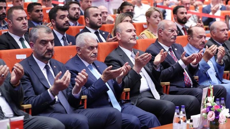 Türk Dünyası Parlamenterler Vakfı'ndan Çanakkale şehitlerimize vefa