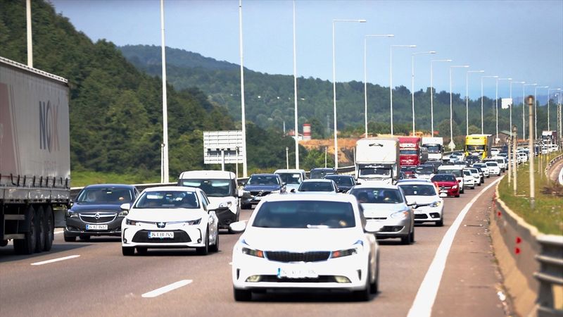 Bolu Dağı'nda bayram öncesi araç kuyrukları oluştu