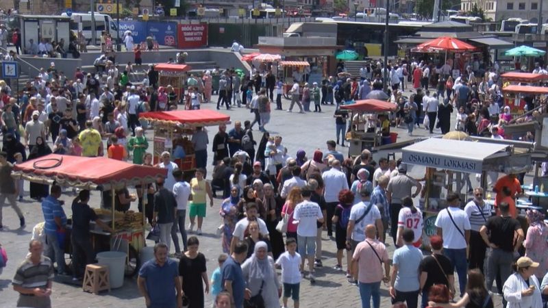 Eminönü'nde bayram yoğunluğu yaşanıyor