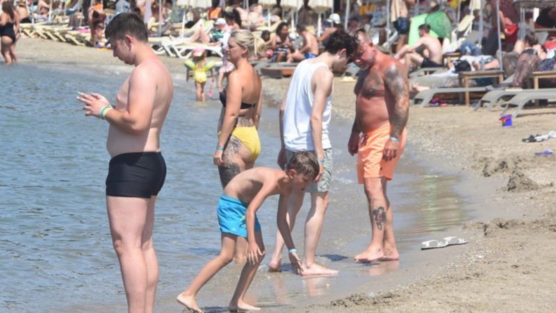 Bodrum'da bayram tatilinde plajlar doldu