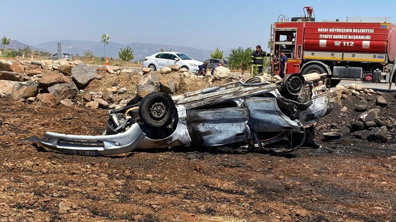 Hatay'da otomobil hurdaya döndü: 4 ölü, 2 yaralı