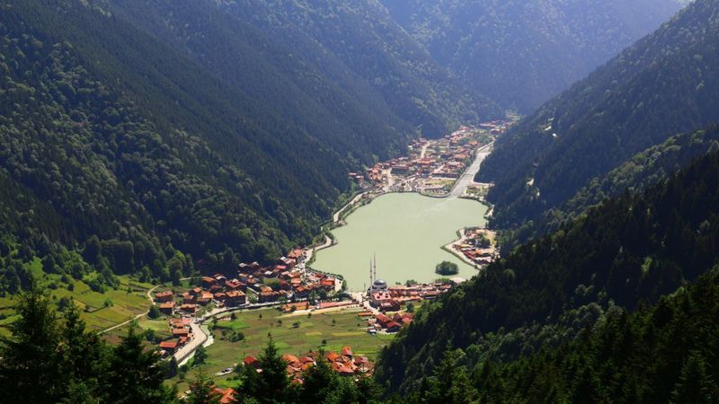 Uzungöl'de tatilciler otelleri doldurdu