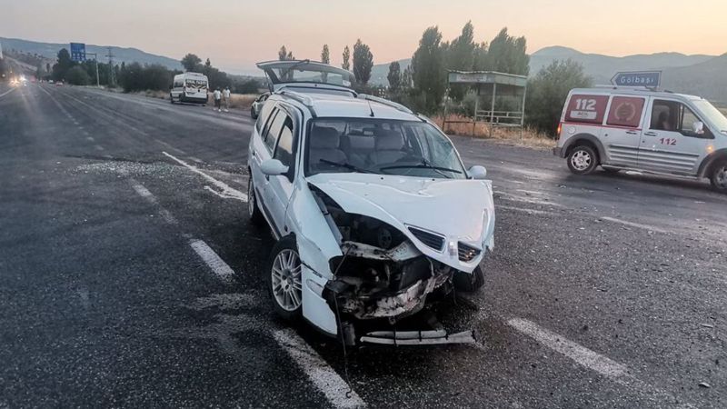 Adıyaman'da araçlar çarpıştı: 8 yaralı