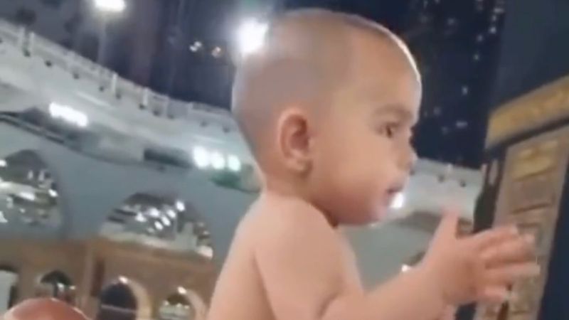 Minik hacının tavaf görüntüleri