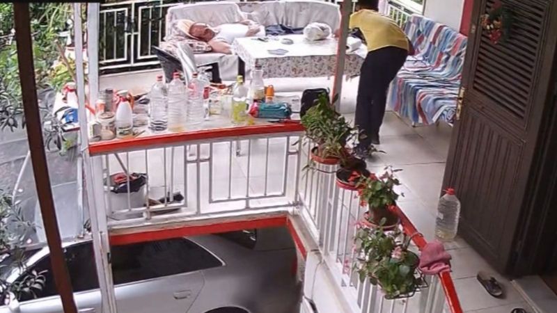 Mersin'de uyuyan adamı güpegündüz soydu