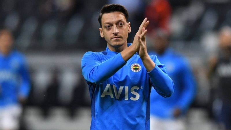 Fenerbahçe, Mesut Özil ile yolları ayırdı