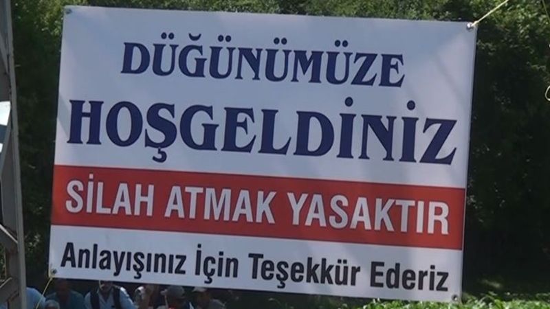 Elazığ'daki düğünde 'Silah atmak yasaktır' pankartı açıldı