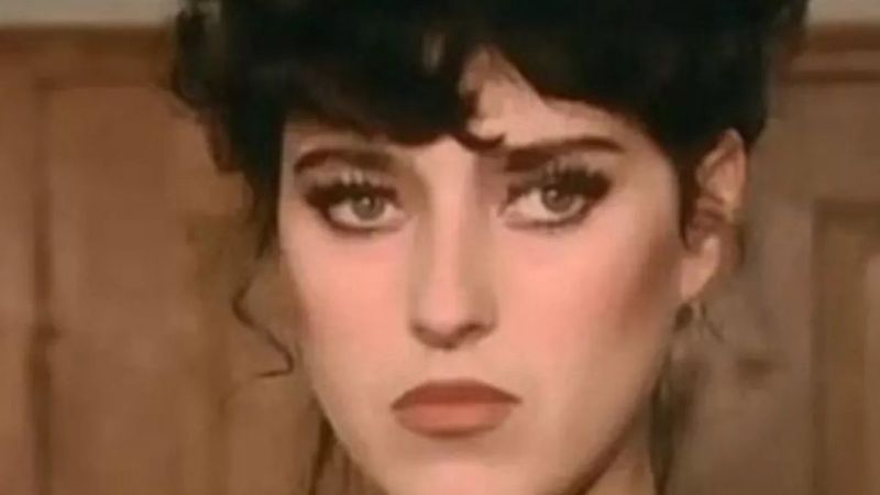 Yeşilçam'ın Şekerpare'si Yaprak Özdemiroğlu güzelliğiyle mest etti! '58'lik lolita'