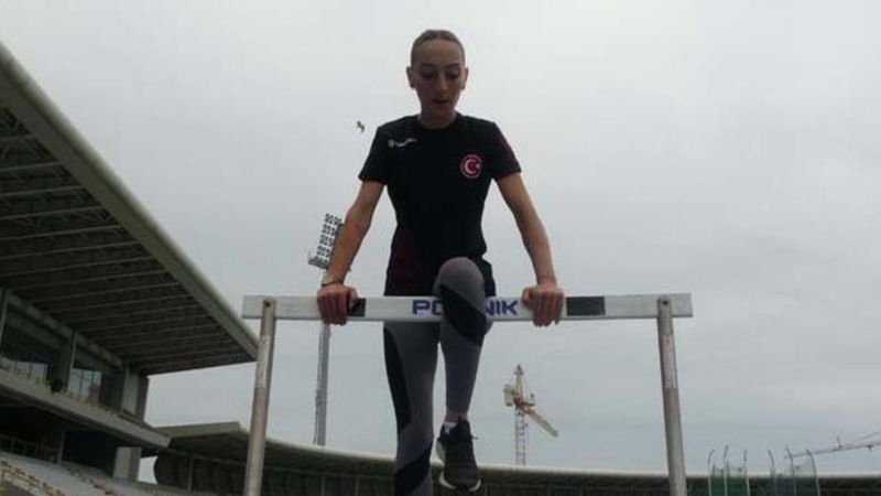 Üzerine halter düştü, 2,5 ay sonra mucizevi sporcu oldu