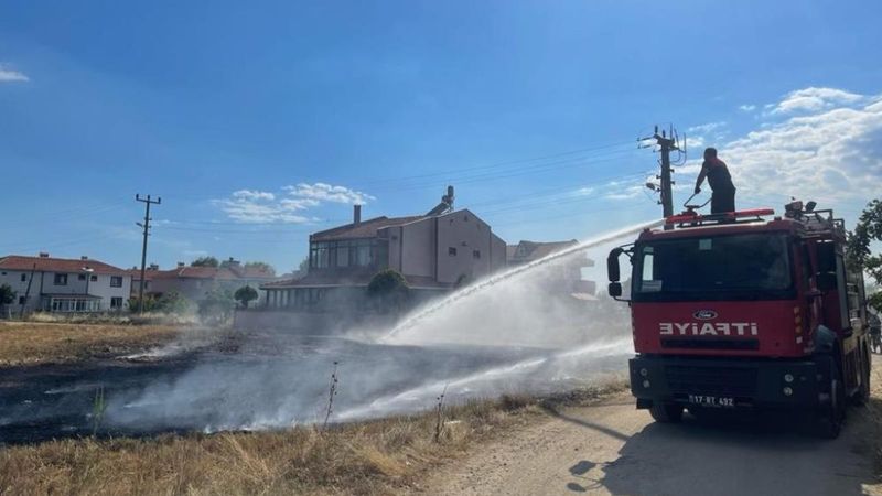 Çanakkale’de çocukların attığı torpil yangın çıkardı