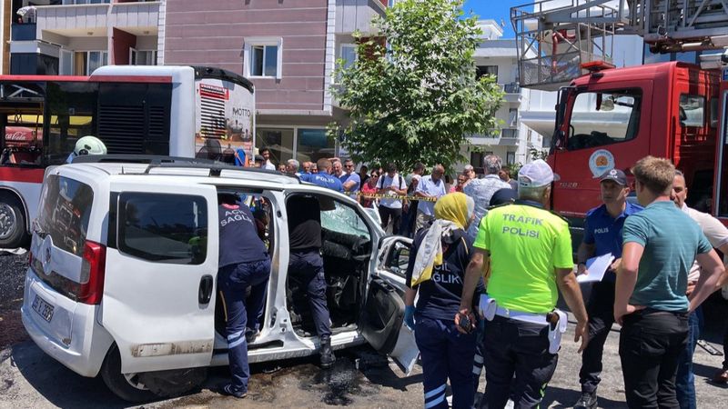 Samsun'da hafif ticari araç, otobüse arkadan çarptı: 2 ölü, 3 yaralı