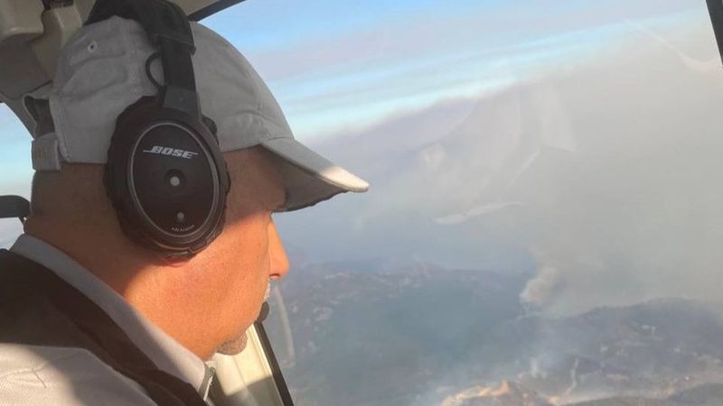 Vahit Kirişci, Datça'daki yangın bölgesinde havadan incelemelerde bulundu