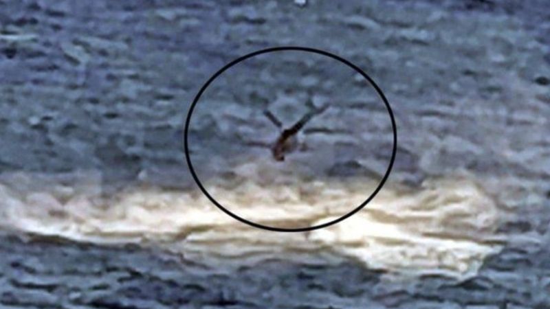 Yunanistan’da yangın söndürme helikopteri denize düştü