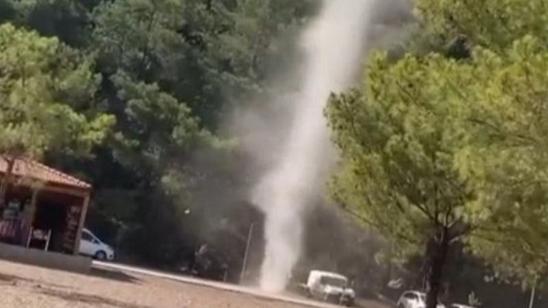 Antalya'da piknik alanında hortum çıktı