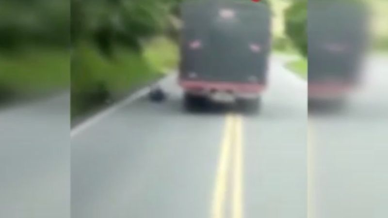 Kolombiya'da freni patlayan kamyonetin şoförü atladı: 1 ölü 3 yaralı