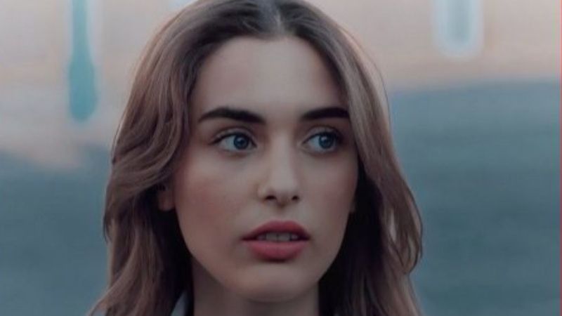 Tozluyaka'nın Hazal'ı Çağla Şimşek mini elbisesiyle ortalığı kasıp kavurdu! 'Çok fenasın çok'