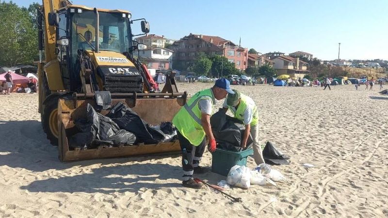 Tekirdağ'da tatilcilerden geriye 483 ton çöp kaldı