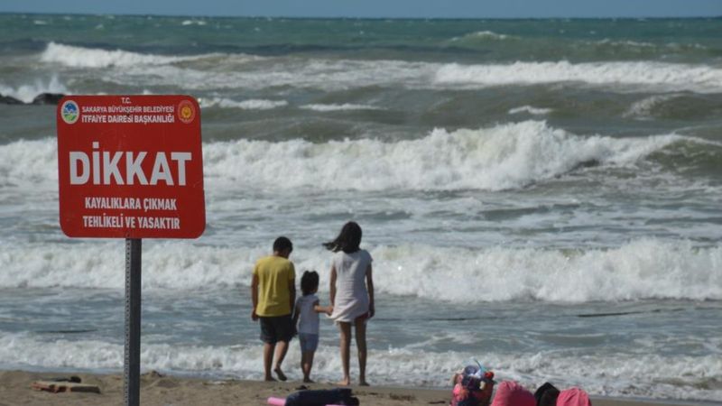 Sakarya'da denize girmek yasaklandı