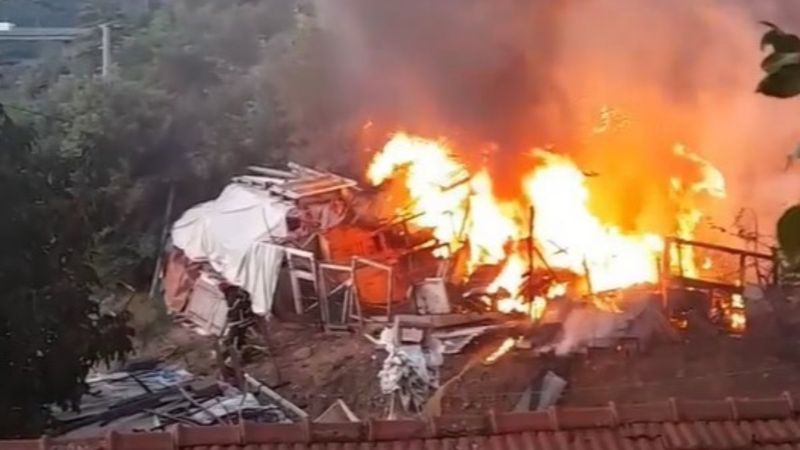 Kocaeli'de ahırda yangın çıktı