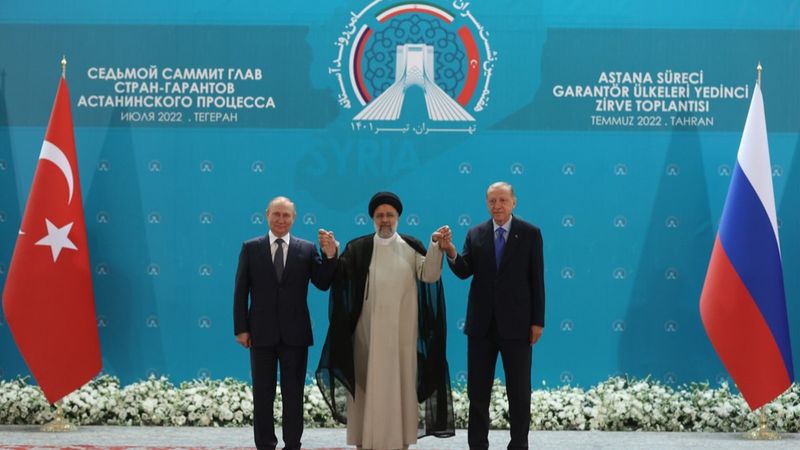 Tahran'da üçlü zirve