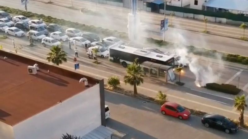 Bursa'da asker konvoyu, ambulansın geçmesine izin vermedi