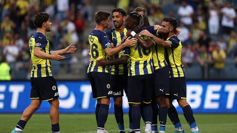 Dinamo Kiev - Fenerbahçe maçının ilk 11'leri