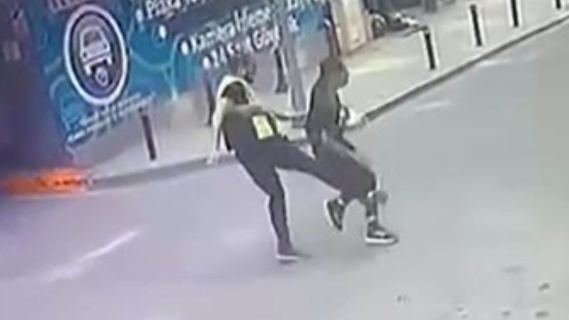 Şişli'de kaçan hırsızı tekme atarak yakaladı