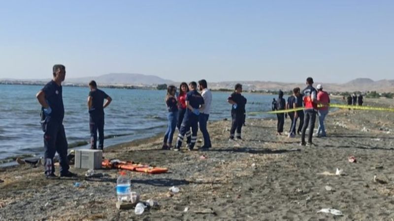 Van Gölü'ne giren 6 çocuktan 2'si boğuldu