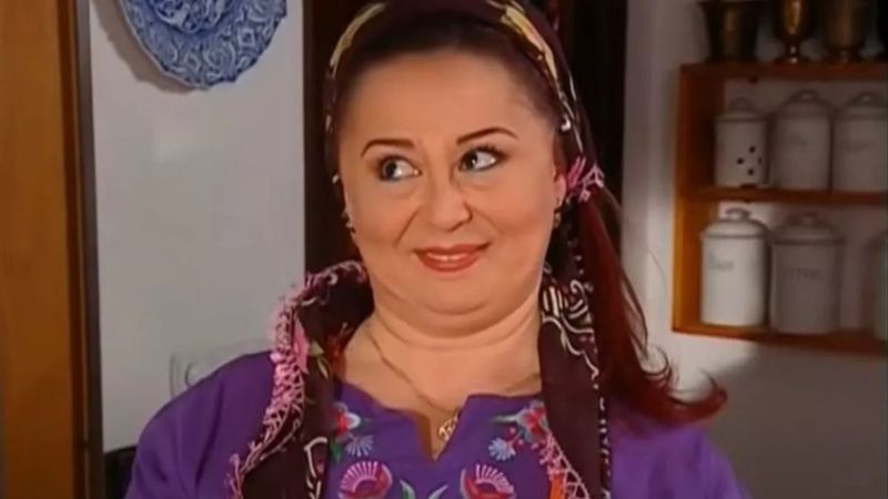 Selena’nın Müstesna'sı Parla Şenol mayosunu giydi, açıldıkça açıldı! 'Ne cevher varmış'