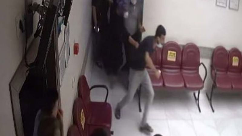 Mersin'de tedaviyi beğenmeyip diş hekimini darbettiler