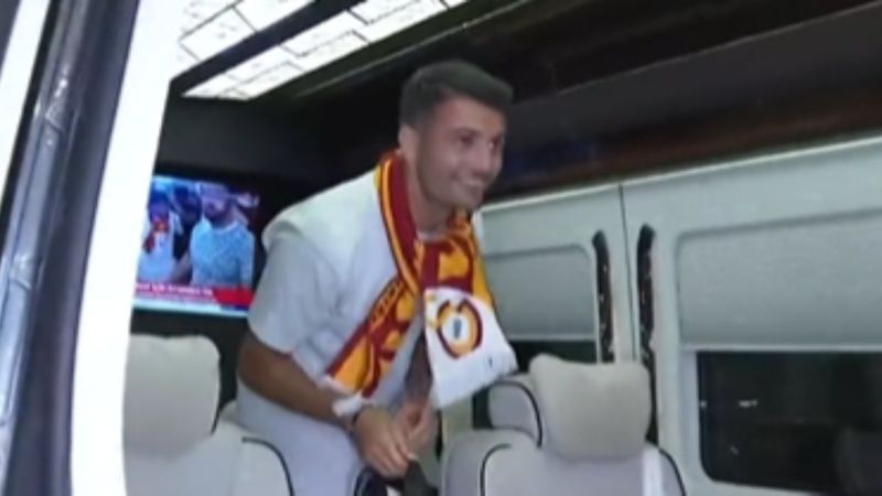 Leo Dubois Galatasaray için İstanbul'a geldi