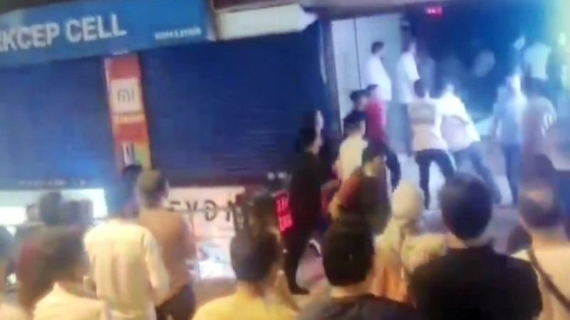 Avcılar'daki esnaf kavgasında silahlar çekildi