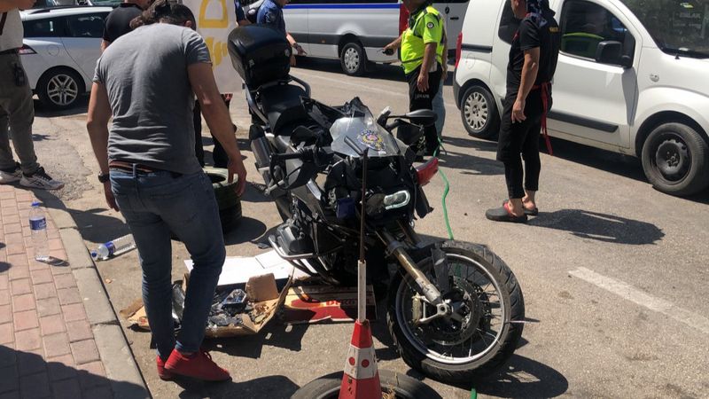 Bursa'da göreve giden motosikletli polisler kaza yaptı