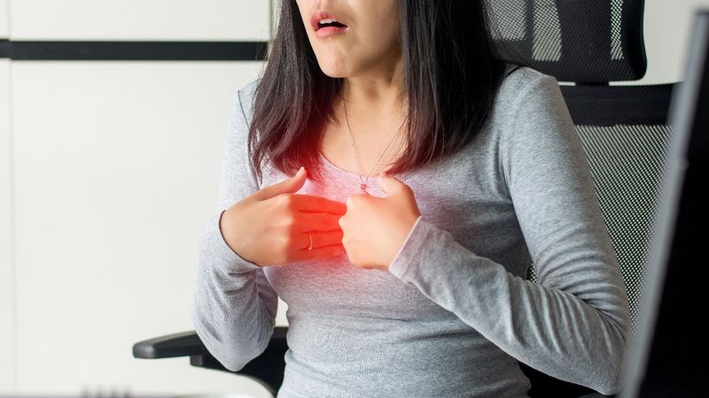 Mide yanmasını anında kesiyor! Reflüye karşı 15 doğal çözüm