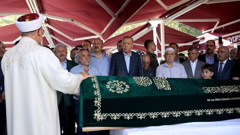 Cumhurbaşkanı Erdoğan, Rasim Özdenören'in cenaze törenine katıldı