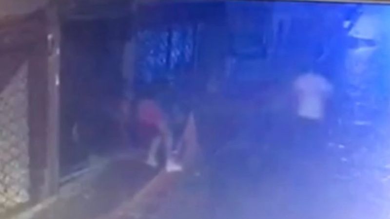 Beyoğlu'nda fuhşa giden 2 şahıs biber gazlı gasba uğradı