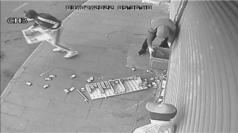 İstanbul'da 2 dakikada 100 bin liralık sigara hırsızlığı