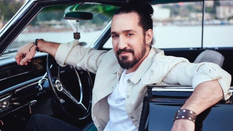 Doğukan Manço'dan Zeynep Bastık'a büyük tepki! 'Sahneme hiç mi saygın yok'