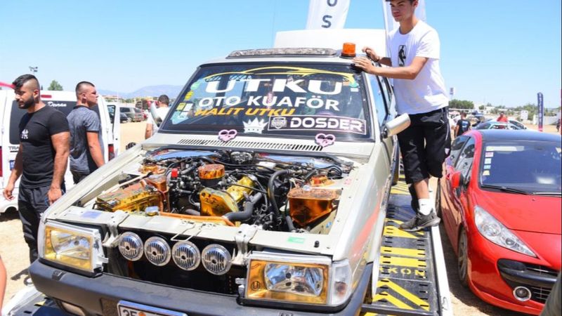 Manisa'da modifiye tutkunları 4'üncü kez bir araya geldi