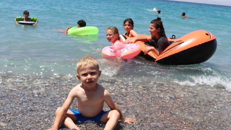 Van'ın mavi bayraklı plajında yoğunluk oluştu