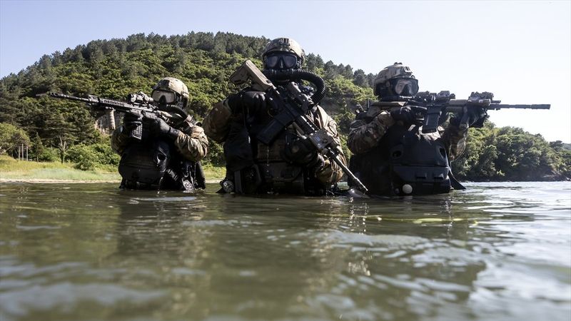 Mavi Vatan'ın korkusuz komandolarının eğitimi görüntülendi