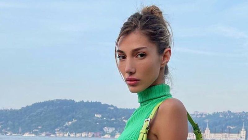 Şevval Şahin minicik bikinisiyle teknede yıkandı...Olay kareler!