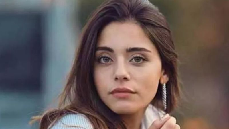 Emanet'in Seher'i Sıla Türkoğlu'ndan cesur pozlar! Göğüs dekoltesi olay oldu...