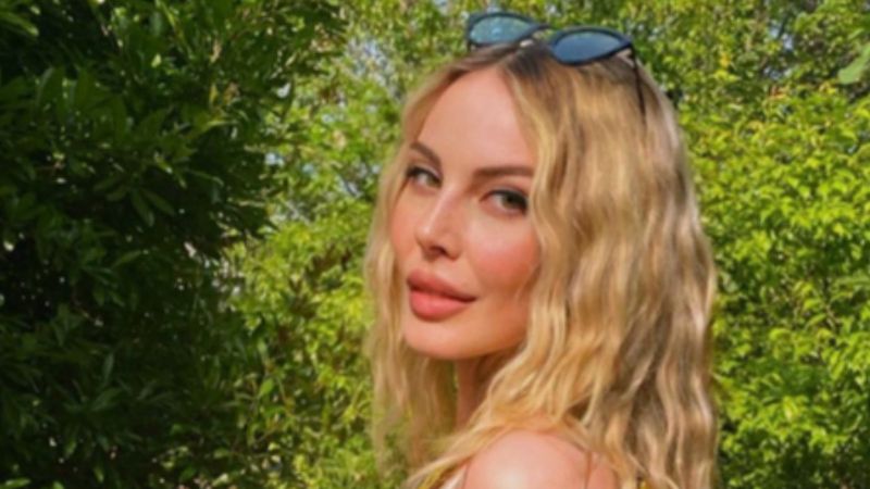 Benim için çok değerli demişti! Hande Sarıoğlu göğüslerini reklam için kullandı!