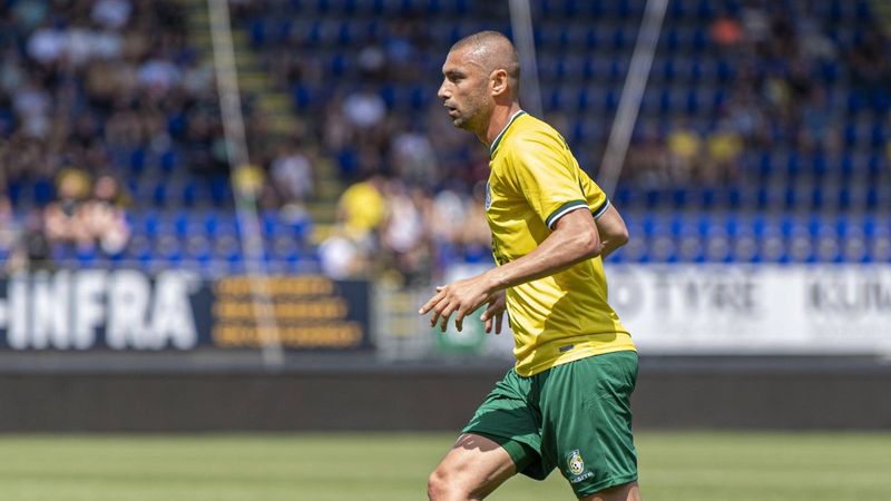 Burak Yılmaz, ilk maçında frikikten gol attı