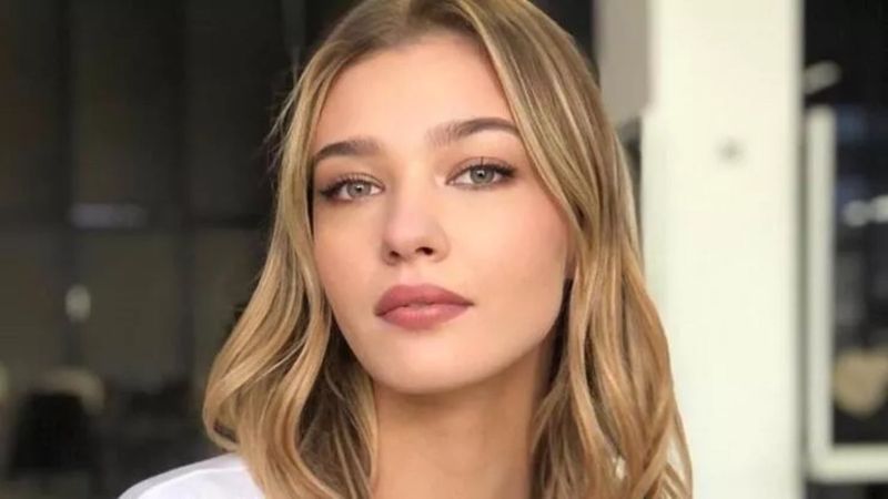 Melisa Döngel pembe ipli bikinisiyle şov yaptı! 'Güzelliğin halis mi?'