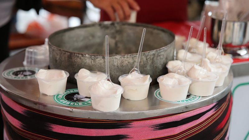 Giresun'un 200 yıllık tescilli Görele dondurması hayır için dağıtılıyor