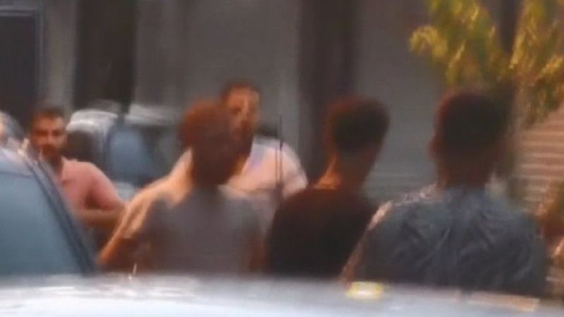 Zeytinburnu'da sokak ortasında 'yan baktın' kavgası