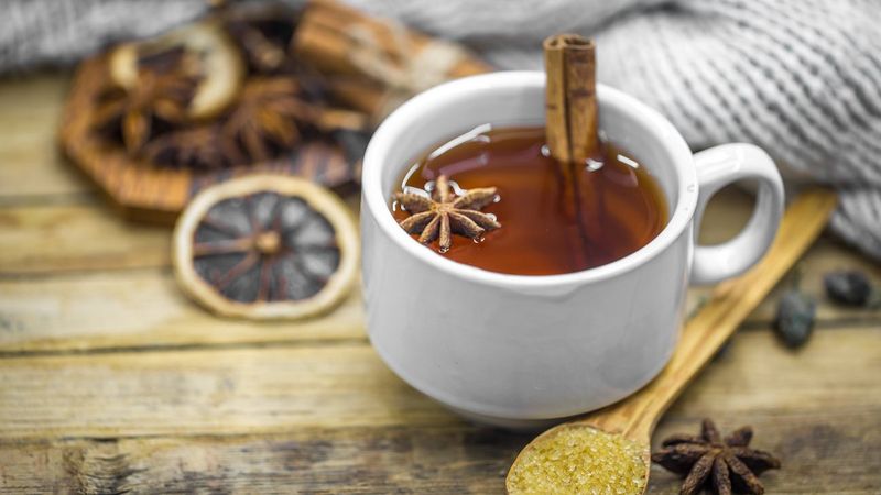 Şekeri düşürmenize yardımcı olan 6 bitki çayı